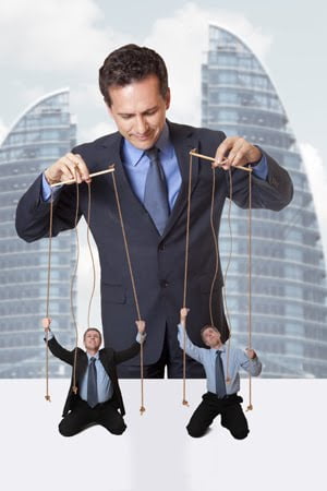 Жертва манипуляций